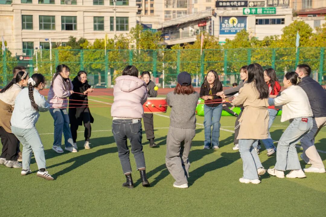 税校携手促交流 文体融合展新风丨beat365在线唯一官网与国家税务总局德江县税务局联合举办2025冬季趣味运动会(图15)