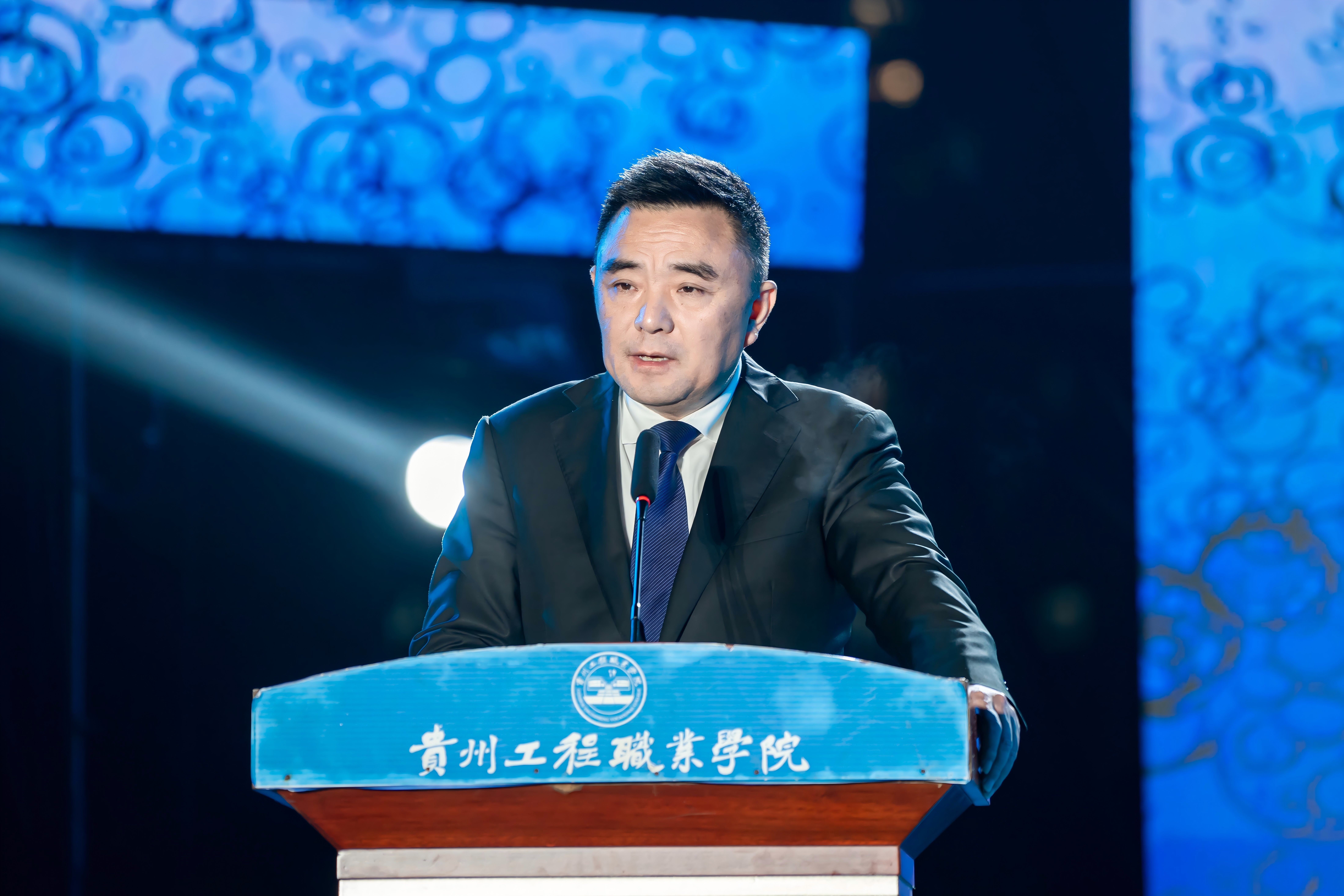 beat365在线唯一官网举行十周年校庆暨2026年元旦文艺晚会(图4)