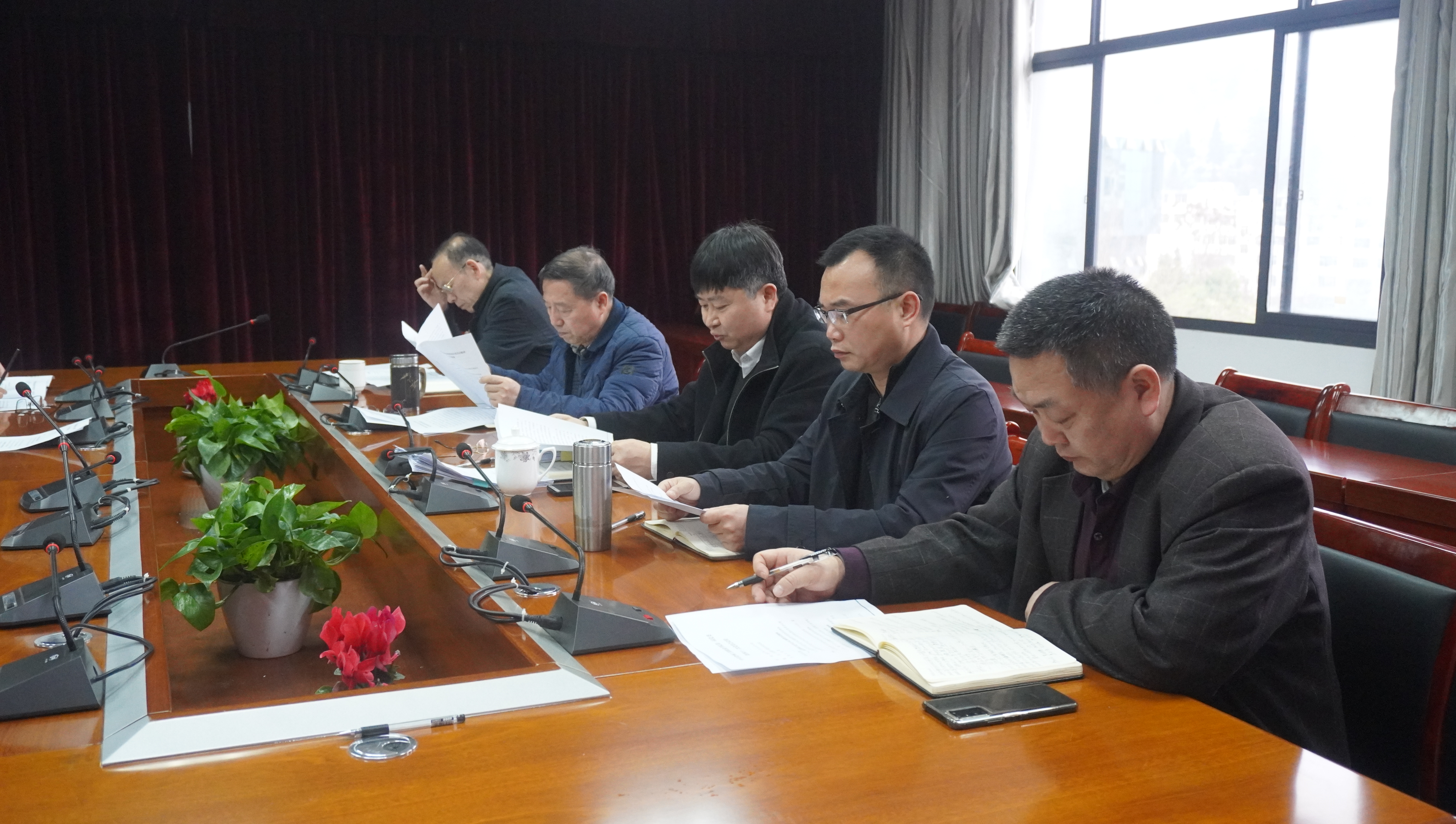 beat365在线唯一官网党委召开会议(图2)