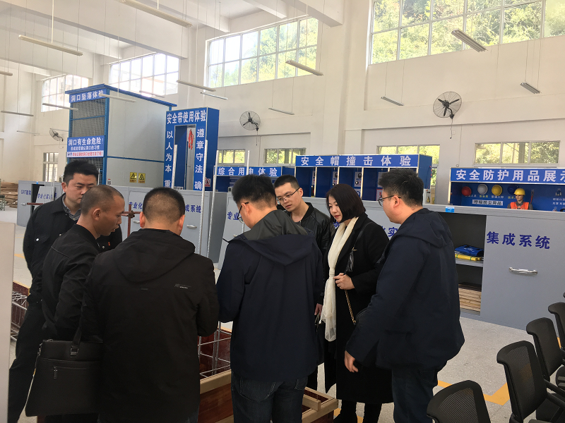 beat365药学院赴铜仁职业技术学院 考察交流(图3)