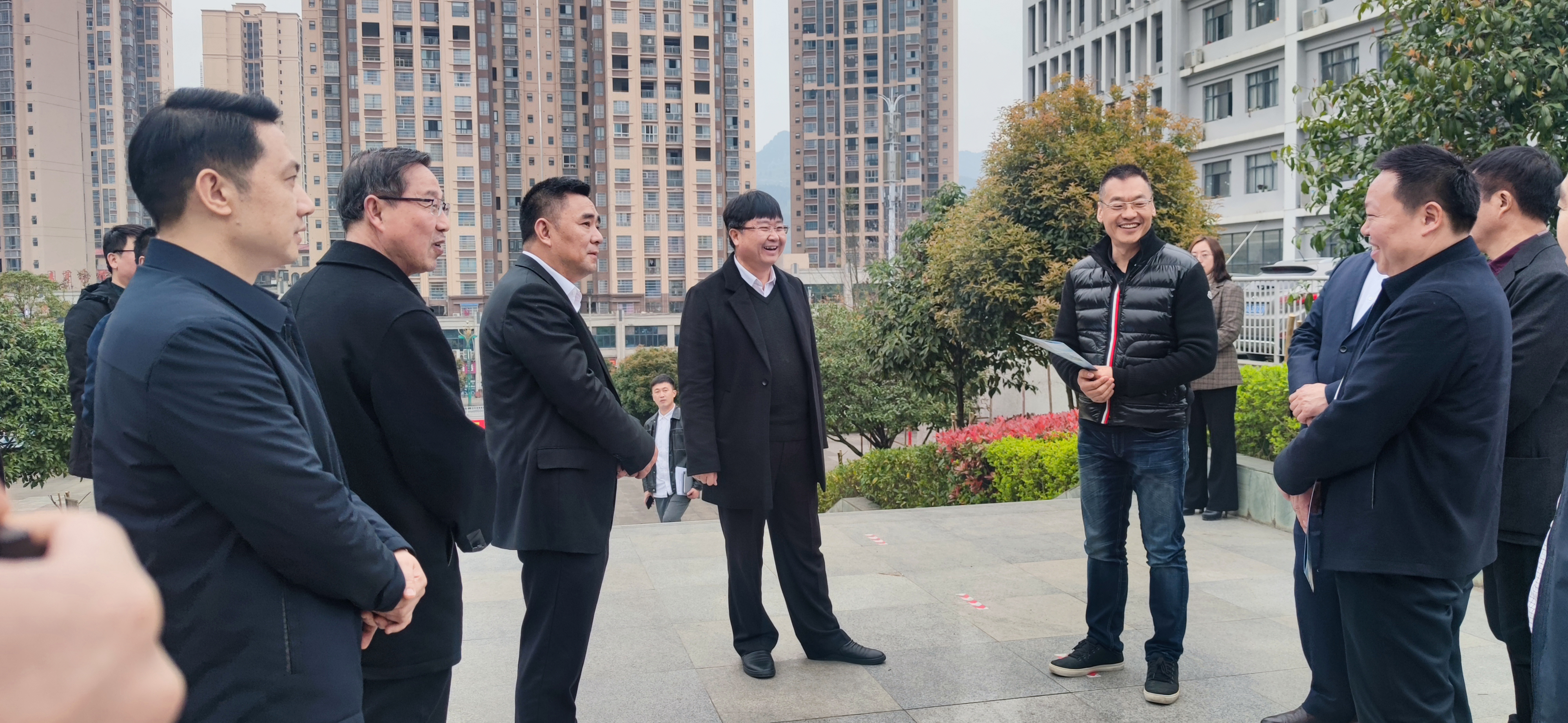 青岛泰立德集团董事长王奕钧一行到beat365考察交流(图1)