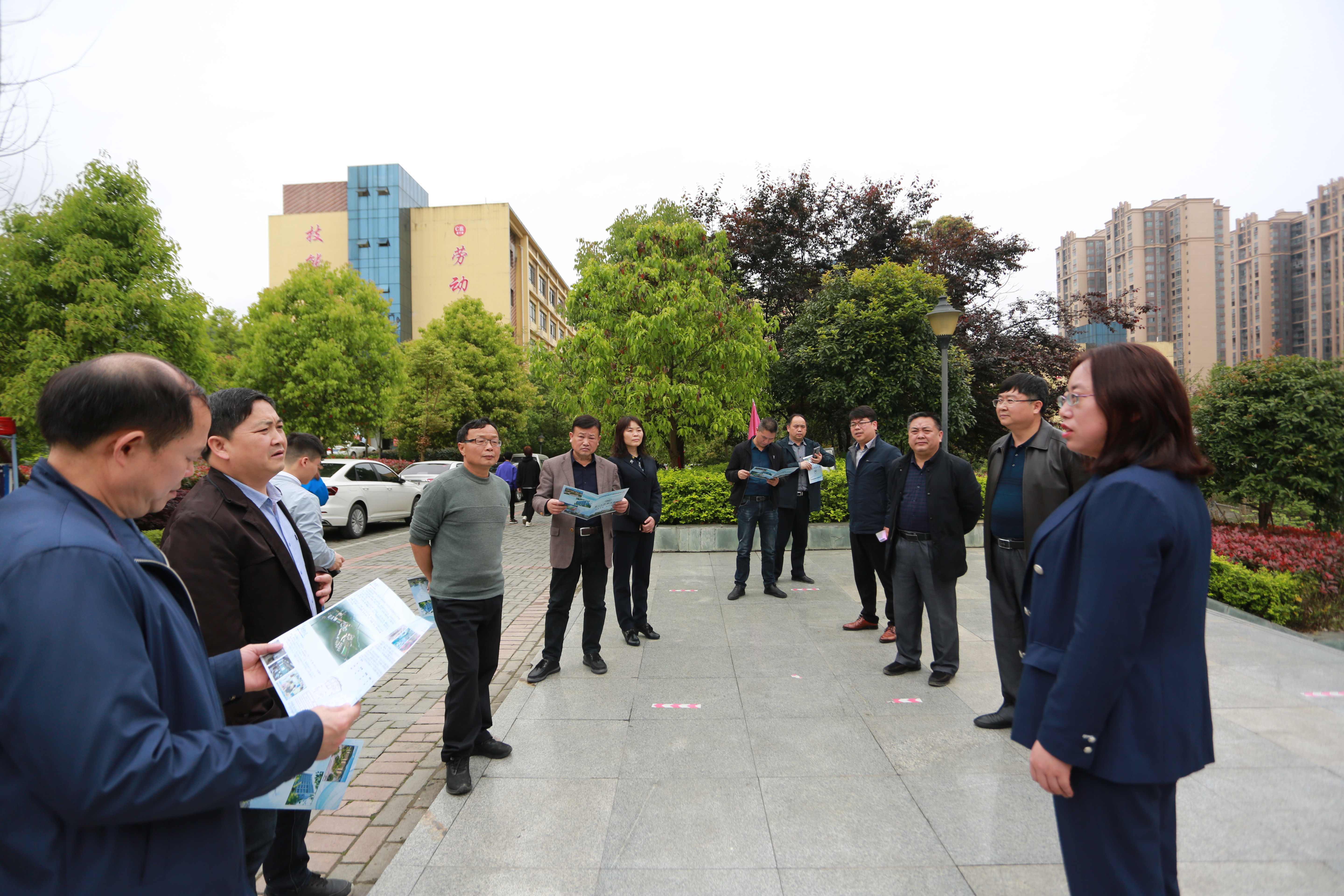 黔东南州三穗县政协到beat365参观考察(图1)