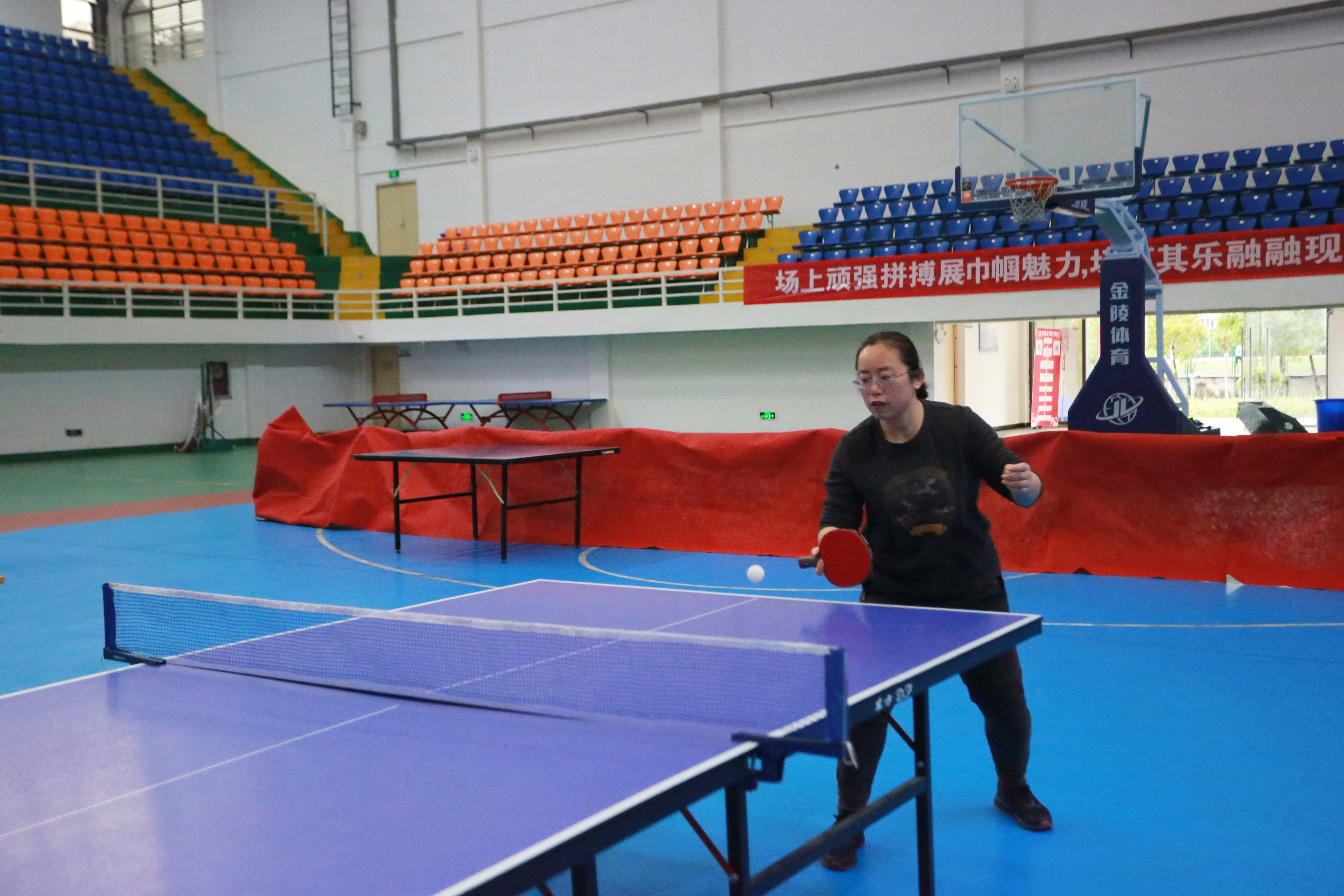 beat365第六届“贵工杯”乒乓球赛暨第一届“贵工杯”乒乓球师生对抗赛(图3)