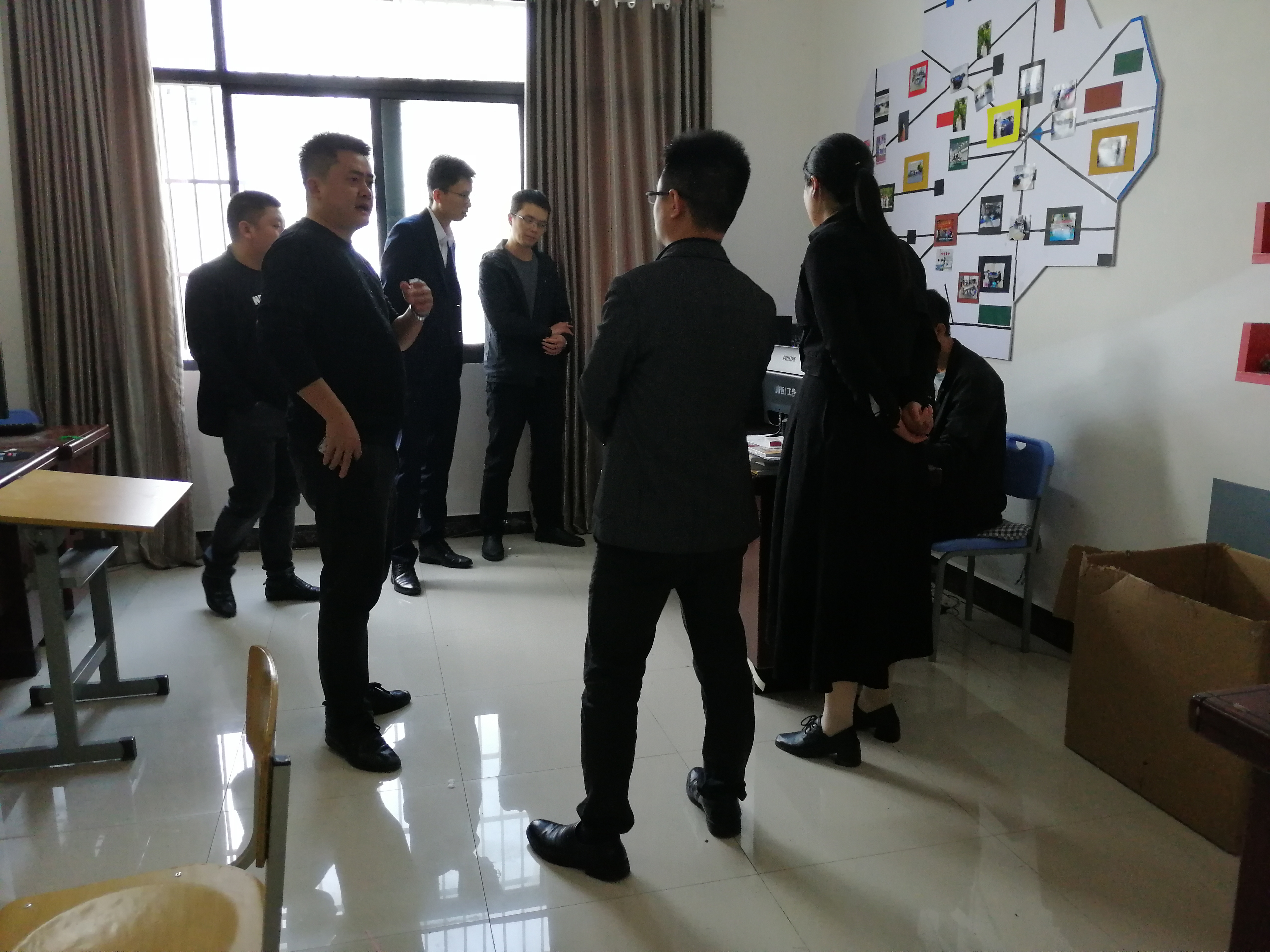 我院检查职业院校技能大赛集训情况并 慰问指导老师和学生参赛选手(图2) 我院检查职业院校技能大赛集训情况并 慰问指导老师和学生参赛选手(图2)